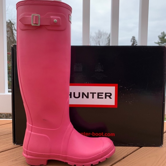 Hunter Shoes - Hunter Original Tall Boot in Matte Fuchsia Sz 8